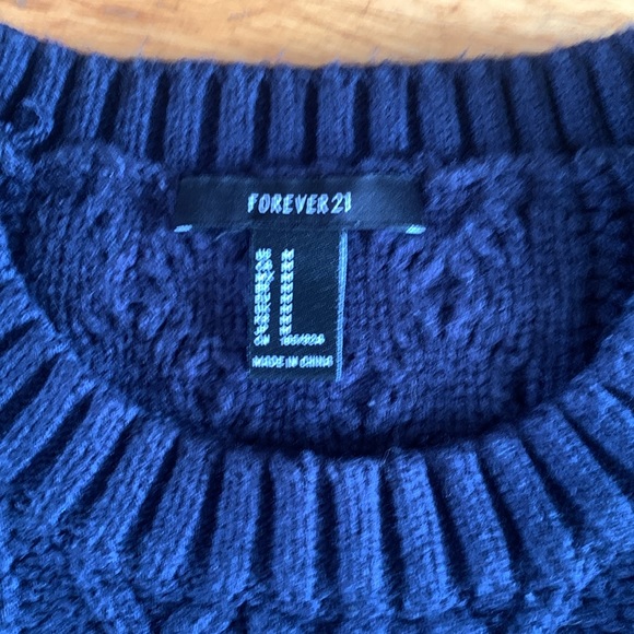 Women’s Cozy Navy Blue cable knit Forever 21 sweater and skirt set size M - Picture 5 of 9